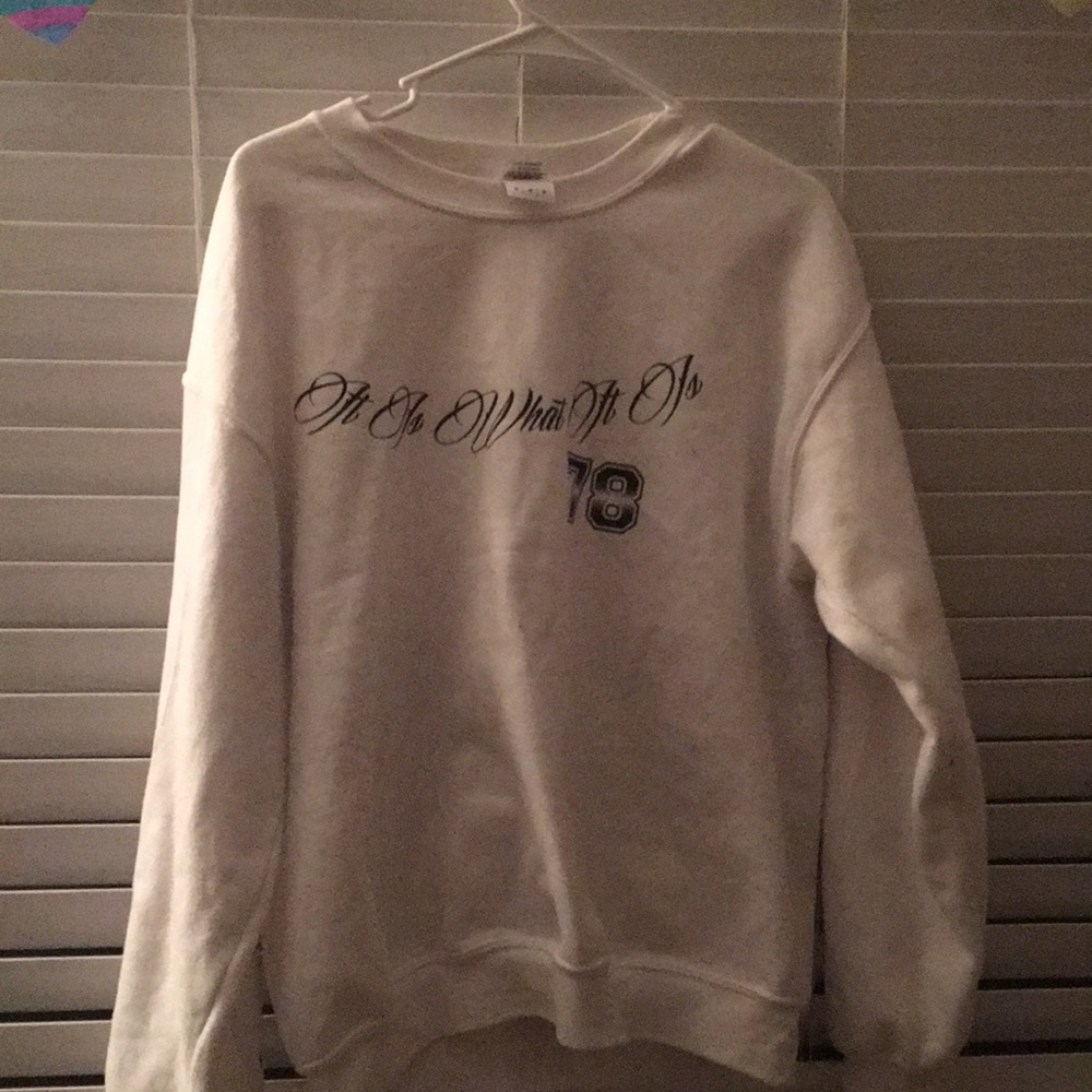 Louis Tomlinson tattoo sweater